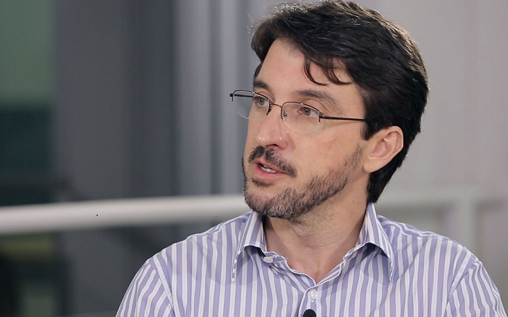 Nível de coordenação do Estado brasileiro contra o coronavírus é zero, diz Sérgio Lazzarini