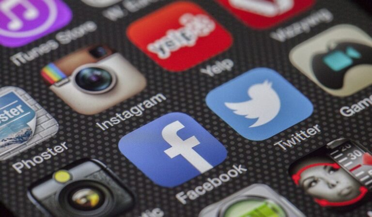 Redes Sociais