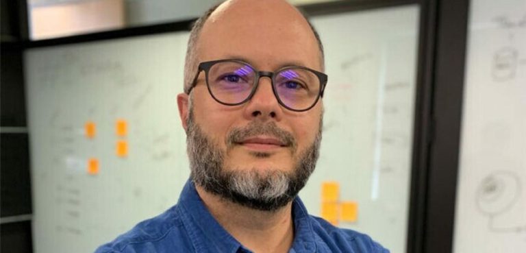 Elas estão à espreita, por Juliano Spyer.