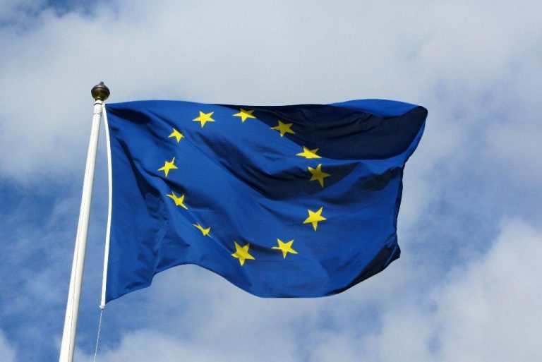 Europa Ocidental à deriva, por Luiz Carlos Bresser-Pereira.