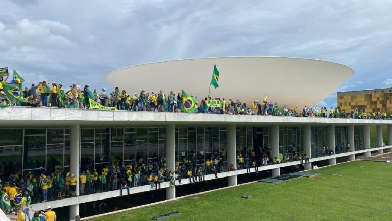 Como se formam os golpistas? por Eugênio Bucci